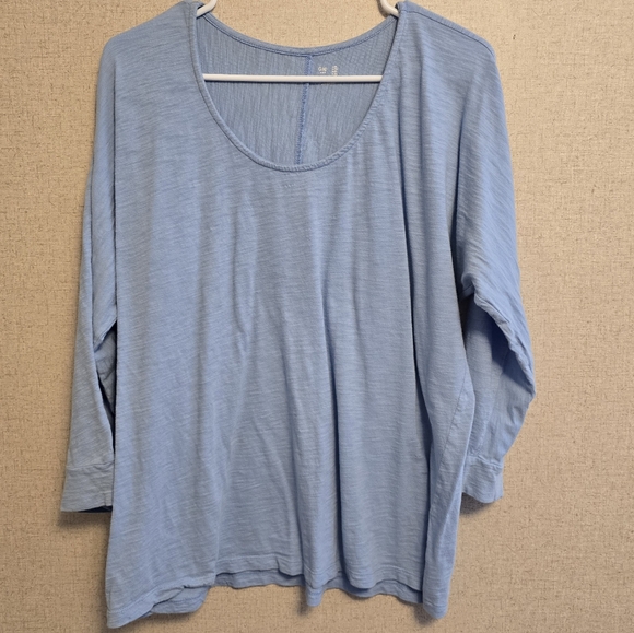 Women's Light Blue Gap 3/4 Sleeve Tee Size XL - Picture 3 of 4